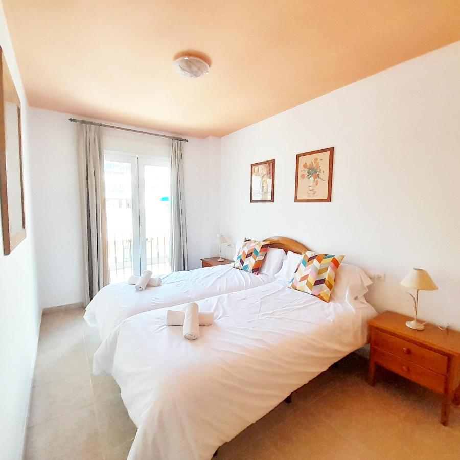 Apartamentos Vicenta Playa Carihuela Torremolinos Værelse billede