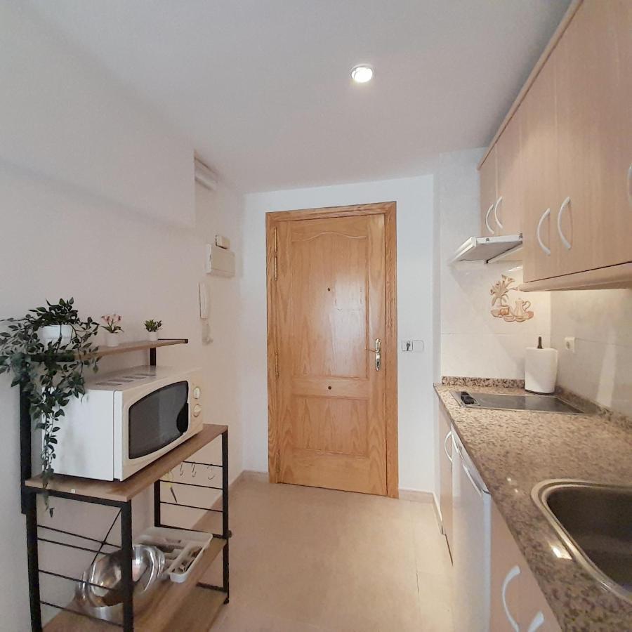 Apartamentos Vicenta Playa Carihuela Torremolinos Værelse billede